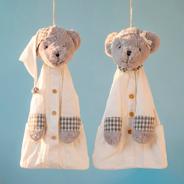 JOGO DE DOIS PORTA FRALDAS /PIJAMA URSA E URSO SLEEP DE PELUCIA COM ROUPA 45CM