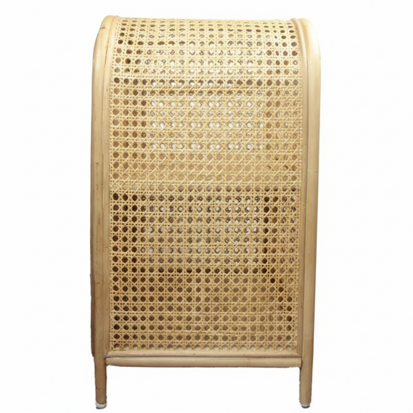 MESA DE APOIO LATERAL QUADRADA DE RATTAN