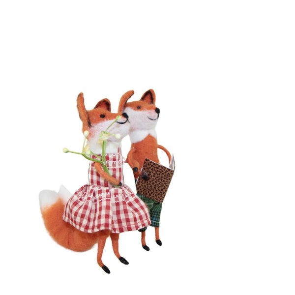 CASAL RAPOSINHAS VESTIDAS DE LA DE FELTRO