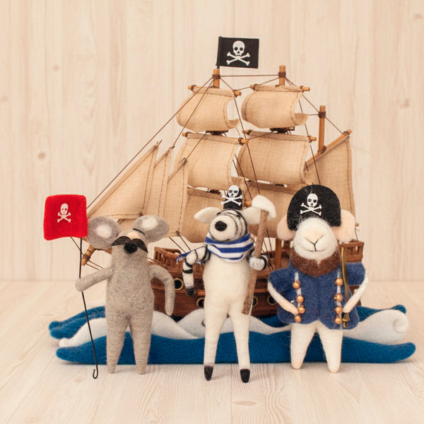 JOGO DE 3 ESCULTURAS PIRATAS DE LA DE FELTRO