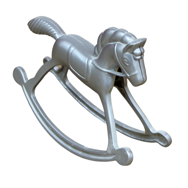 M1 ESCULTURA CAVALO DE BALANCO DE METAL PINTADO DE PRATA