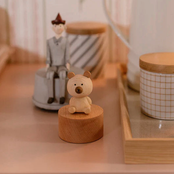 CAIXA DE MUSICA URSO DE MADEIRA TALHADA TOCA MUSICA WHEN YOU WISH UPON A START