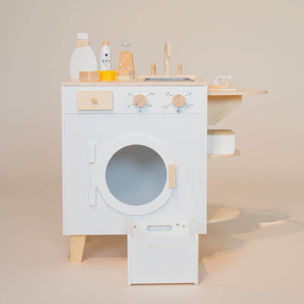 MAQUINA DE LAVAR COM ACESSORIOS EM MADEIRA