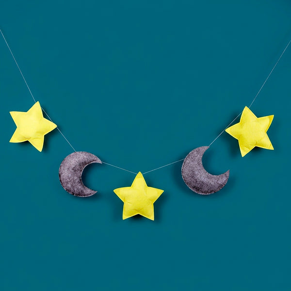 DECORACAO PAREDE LUAS E ESTRELAS CINZA E AMARELA