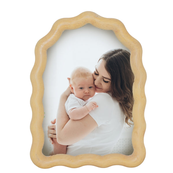 PORTA RETRATO ARCO ONDULADO DE MADEIRA TALHADA 10X15