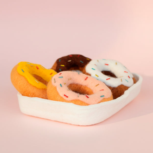 JOGO DE 4 DONUTS + BANDEJA  DE LA DE FELTRO