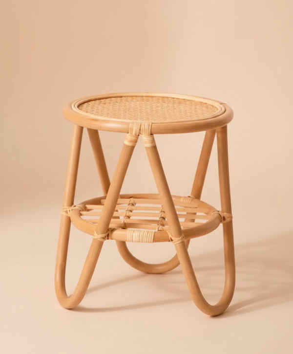 MESA DE APOIO LATERAL REDONDA DE BAMBU