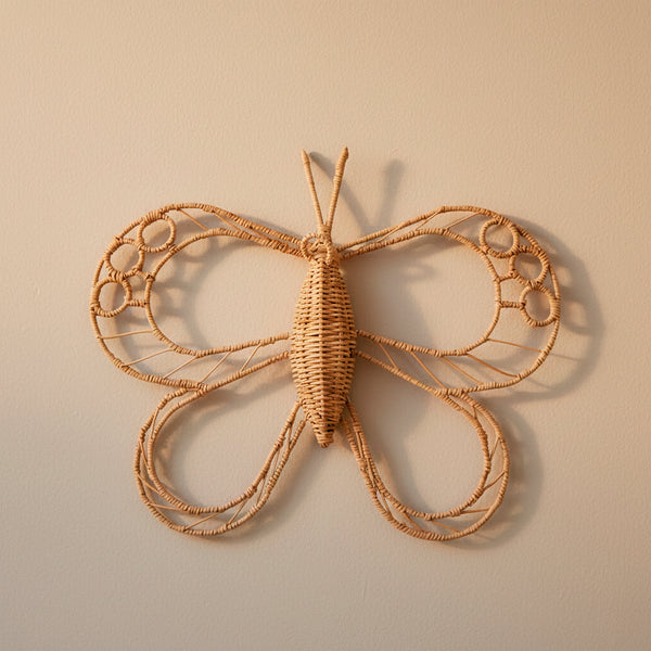 BORBOLETA DECORATIVA DE RATTAN