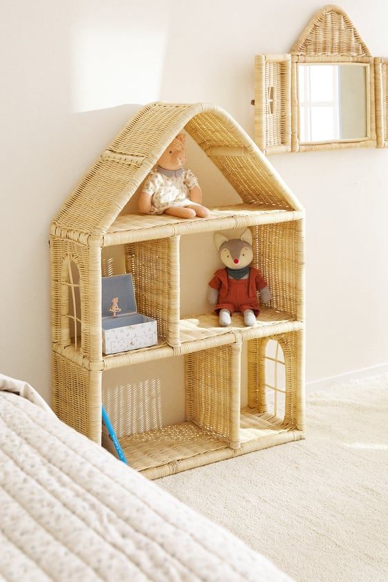 ESTANTE CASA DE BONECA DE RATTAN