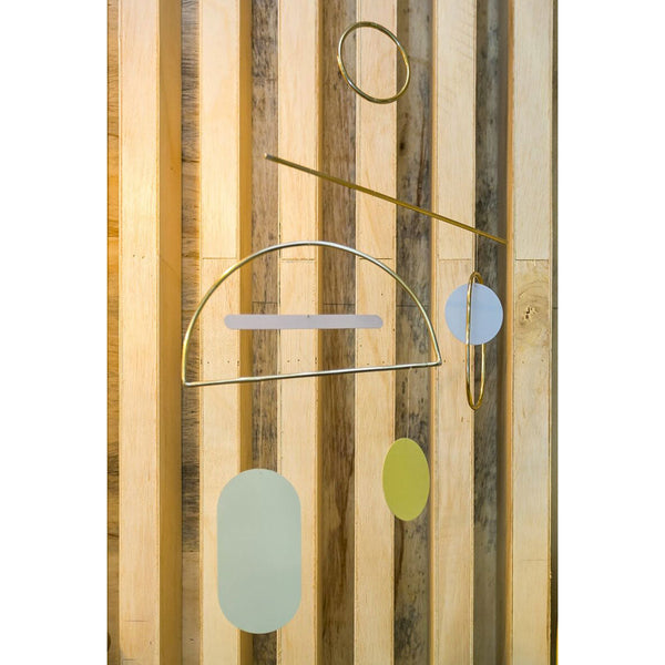 MOBILE VEGAS DOURADO COM DETALHES PASTEL