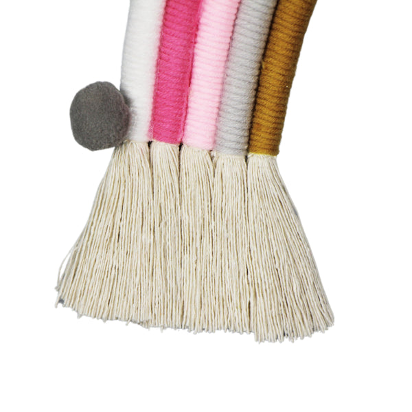 ADORNO DE PAREDE ARCO IRIS ROSA E BRANCO COM POMPOM CINZA