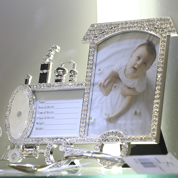 PORTA RETRATO TREM PARA MEMORIAS DE STRASS 21 X 16 CM