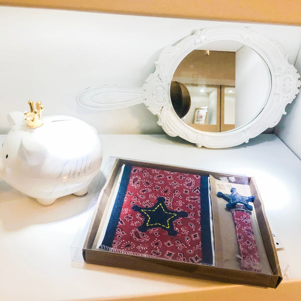 KIT BABADOR + PRENDEDOR DE CHUPETA COWBOY